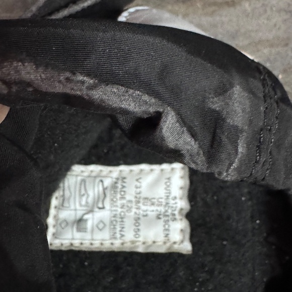 Land End Kids snow boots size 2 - Picture 2 of 3